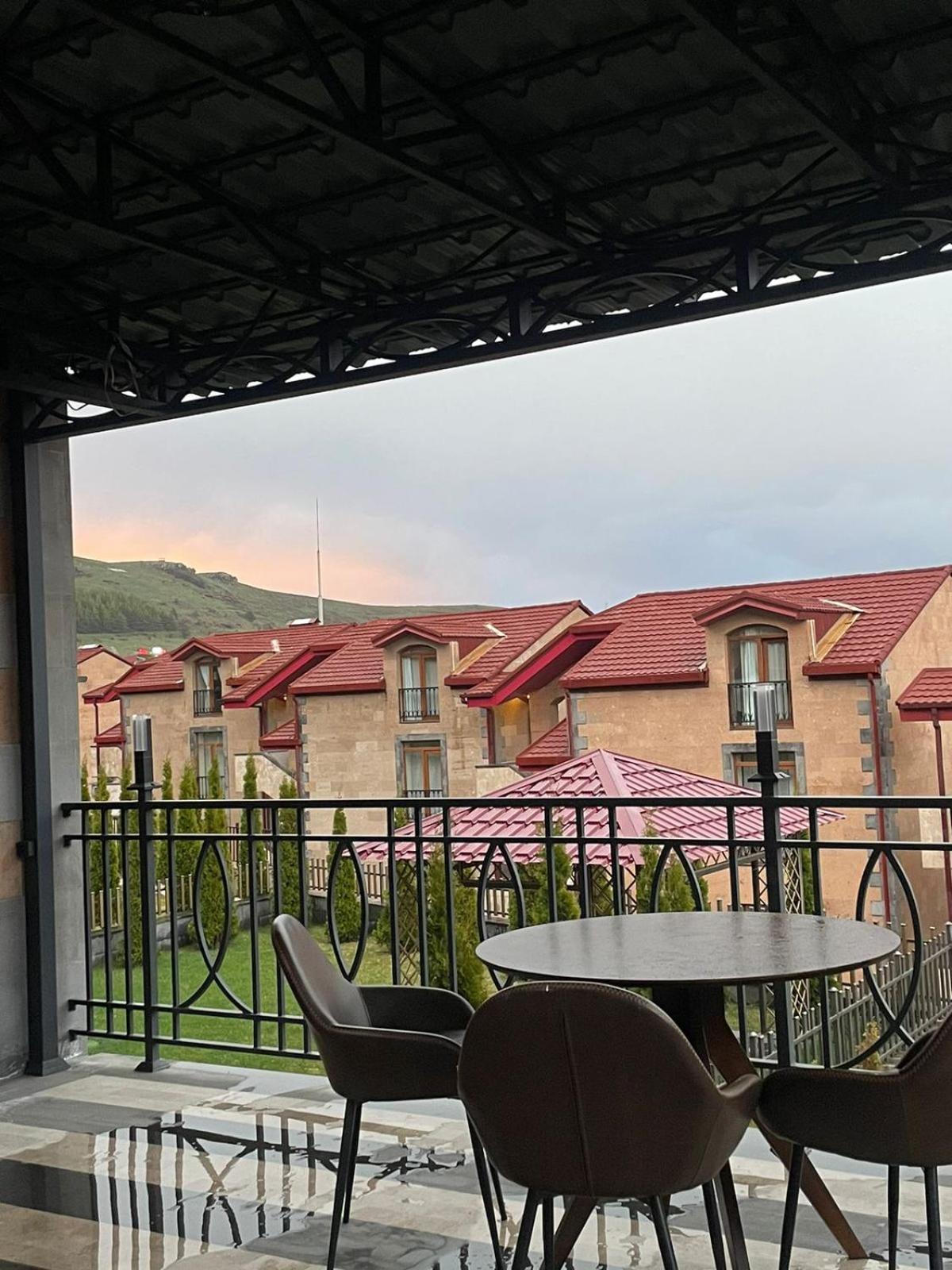 Marrone Hotel Tsaghkadzor Extérieur photo